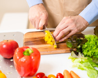 Vous perdez encore du temps à couper vos poivrons ? Voici la méthode qu’on aurait tous aimé apprendre plus tôt