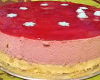 Gâteau à la mousse de fraise et son biscuit