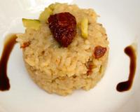 Un risotto bien parfumé aux saveurs méditerranéennes.