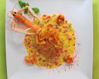 Aumônières de langoustines sur fondue de poireaux, beurre blanc au basilic et piment d'Espelette