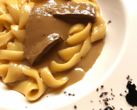 Pâtes d'alsace au foie gras sauce à la truffe