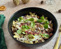 Ces pâtes de Noël aux oignons caramélisés et champignons vont réconcilier toute la famille