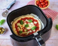 Prête en moins de 15 minutes chrono : découvrez la recette de la pizza au Airfryer qui vous fera oublier votre four pour l’été