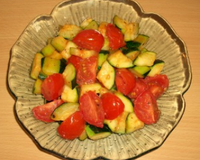 Poêlée de courgettes et tomates à l'ail