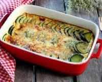 “Facile, rapide et très bonne, que demander de plus ?” : notée 4.8/5, voici la recette de gratin de courgettes que les lecteurs de 750g vous conseillent !