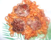 Accompagner de tagliatelles fraîches à la sauce tomate.