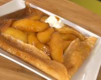 De délicieuses crêpes aux pommes fondantes... A servir avec une boule de glace à la vanille pour encore plus de gourmandise.