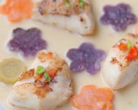 Joues de lotte à la vanille de Tahiti, fleurs de patates douces