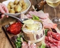 Fini le fromage fondu sans goût, le meilleur mont d'or du monde vient d'être élu !