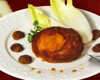 Des endives caramélisées, des châtaignes moelleuses et de la Tomme de Savoie pour cette délicieuse tarte crousti-fondante.- 1er prix 2009 -