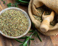 Fragment d’insectes, poils de rongeurs… méfiez-vous de ce que vous pouvez trouver dans les herbes de Provence