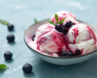 Oubliez la sorbetière : cette recette express de glace au yaourt est le dessert parfait pour l'été