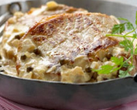 Côtes de porc sans os, crème fraîche et poivre