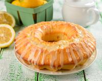 Un gâteau au citron simple et délicieux à l'heure du thé.