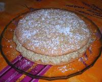 2 macarons et une mousse très gouteuse aux noisettes à l'intérieur