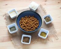 Qui aurait pu imaginer qu'une simple boite de pois chiches puisse donner ces petites billes croquantes dont on ne peut plus se passer à l'apéro ? Cette…