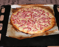 Pizza blanche aux lardons