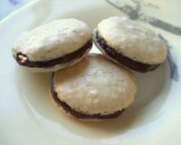 Avis aux gourmets! J'ai essayé de simplifier au maximum la recette des macarons.