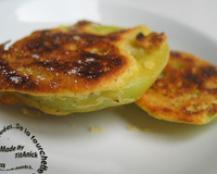 Beignets de tomates vertes à la farine de maïs, bière et aux 4 épices