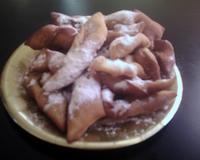A l'origine, ces beignets étaient faits et consommés le Mardi Gras. La recette est tellement facile qu'il est permis d'être gourmand toute l'année.