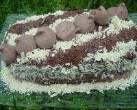 Inspirée de la recette du grand Chef Lenôtre cette délicieuse bûche au chocolat et à la meringue, saura ravir vos papilles...