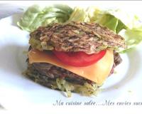 Un hamburger succulent effectué pour un défi culinaire ...