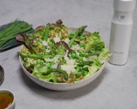 Salade toute verte aux asperges et petits pois