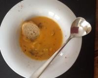 Soupe de patate douce aux baies de Pysalis