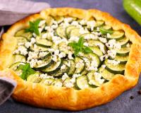 Une diététicienne partage sa recette de tarte tatin de courgette au miel et au chèvre, à tester d’urgence !