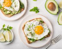 Cette recette d’avocado toast va pimper votre brunch ou votre déjeuner sur le pouce