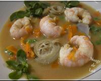 Langoustines cuites dans un bouillon de crustacés Ariaké. Légumes ici, carotte petits pois, artichauts violet et pourpier. Quelques parfums d'ailleurs; lait de coco,…