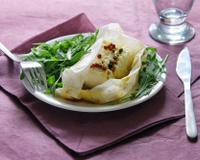 De délicieuses papillotes de cabillaud aux endives, relevées par une pointe de mayonnaise.Une recette proposée par Silvia du blog 'Savoirs et Saveurs'.