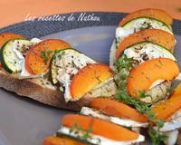 Voilà l'été avec ces beaux abricots :-)
Alors on en profite pour les déguster sur des tartines croustillantes !
Chaud ou froid, peu importe, c'est délicieux !