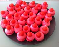 Macarons aux fraises Tagada pour retourner en enfance.