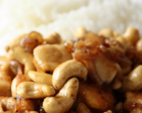 Les noix de cajou apportent beaucoup de croustillant à cette recette.