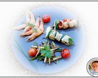 Des brochettes de fruits de mer et de poissons cuits à la plancha donnent des saveurs différentes.