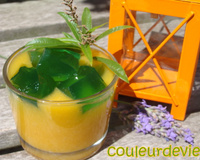 Soupe de pêches jaunes et gelée de verveine