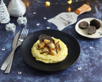 Noix de Saint-Jacques à la truffe noire Henras et sa polenta crémeuse
