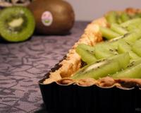 Quand le vitaminé kiwi de l'Adour rencontre le gourmand Spéculoos, on obtient une délicieuse tarte maison, fraîche et colorée...