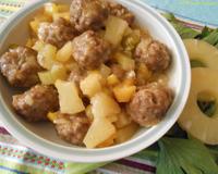 Les boulettes de viande peuvent se déguster de mille façons: ici, elles sont mijotées dans une délicieuse sauce cuisinée pour les amateurs de sucré/salé.