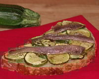 Bruschetta courgettes et anchois (ou lardons)