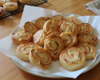 Roulés feuilletés au saumon fumé