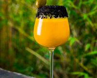 Cocktail alcoolisé réalisé par Pierre Jon-Mixologue pour les Olives Vertes d'Espagne.