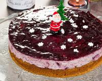 Un gâteau très léger avec une base de financiers et une mousse aux cerises noires.