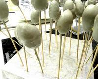 Tout est commestible dans cette recette. Vous croquez la pomme de terre qui est croustillante grâce à l'argile et vous la dégustez en la trempant…