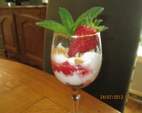 Verrine fraises-mascarpone et pistaches.