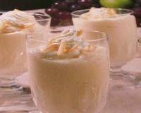 Glace marron avec des morceaux et glace au café.
chantilly
amandes grillées
cerneaux de noix
1/4 de l de lait