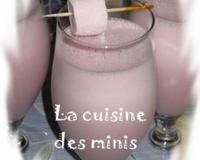 Ce milk-shake vous rappellera votre enfance ; il sera encore meilleur si vous le servez avec des boules de guimauve grillées!