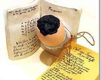 Oeuf à la coque (enlever le dessus), préparer une mouillette avec un peu de beurre salé et quelques petits morceaux de truffe. Parsemer…
