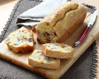 Cake salé chèvre figue et jambon